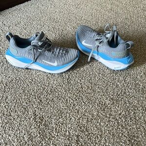 Woman’s size 9 Nike Infinity Run 4